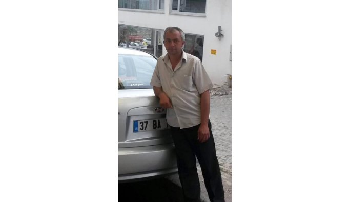 Kestiği ağacın altında kaldı