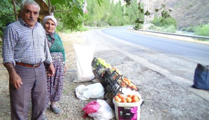 Yaşlı çiftin ekmek savaşı