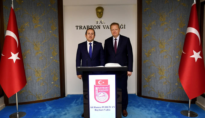 Bayburt Valisi'nden Trabzon Valisi Yavuz'a ziyaret