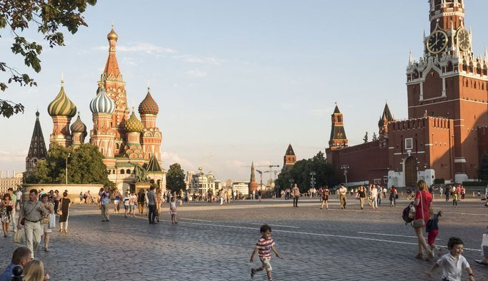 Bomba paniği! 10 bin kişi tahliye edildi