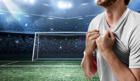 Futbolcuya ve kulübe küfreden yandı!