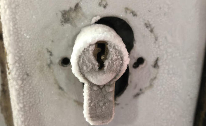 O il buz tuttu! Eksi 20...