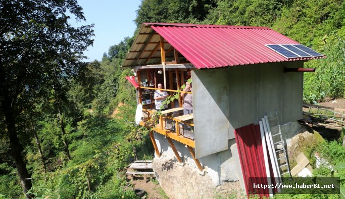 Doğasever Rizeli şaşırttı! Kaya üzerine ev yaptı