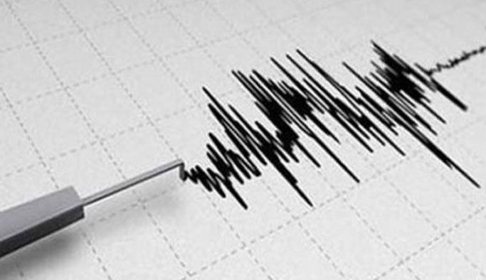 Ege'de iki ayrı noktada deprem