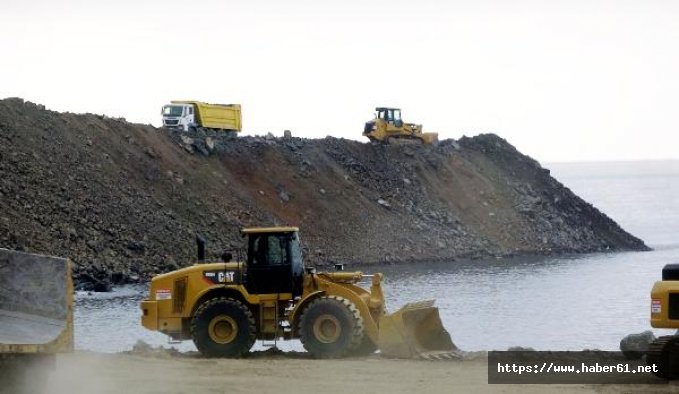 Rize-Artvin Havalimanı deniz dolgusu başladı 