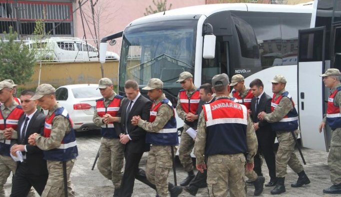 27 askerin yargılanmasına devam edildi