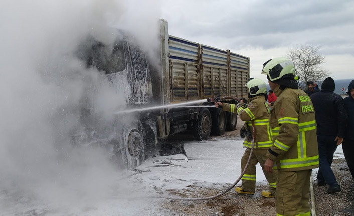 Seyir halindeyken alev aldı!