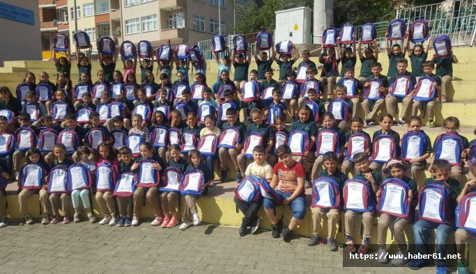 Trabzonlu Profesör'den örnek davranış... Çocukları böyle sevindirdi