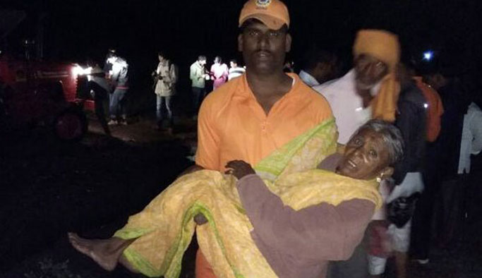 Baraj çöktü: 35 kişi mahsur kaldı