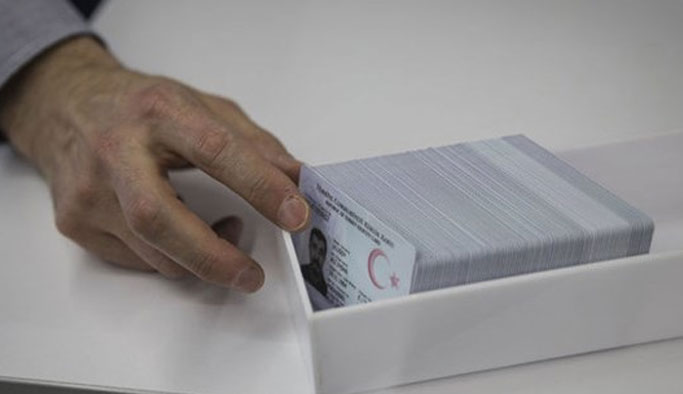 Yeni kimliklerini almayanlar dikkat!