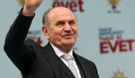 Flaş! Kadir Topbaş istifa etti!