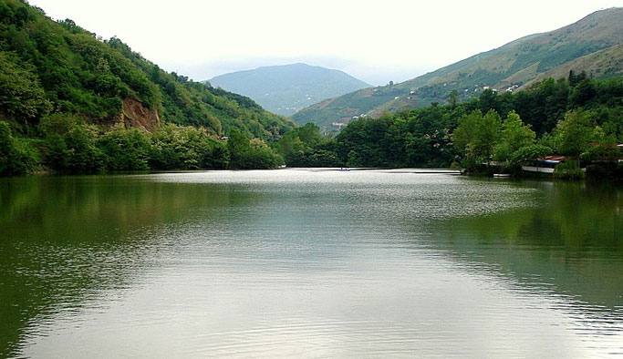 Sera Gölü sonbaharda da cezbediyor
