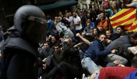 İspanya'da referandum gerginliği: 460 yaralı
