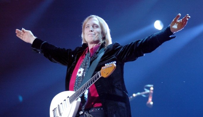 Rock starı Tom Petty, hayatını kaybetti