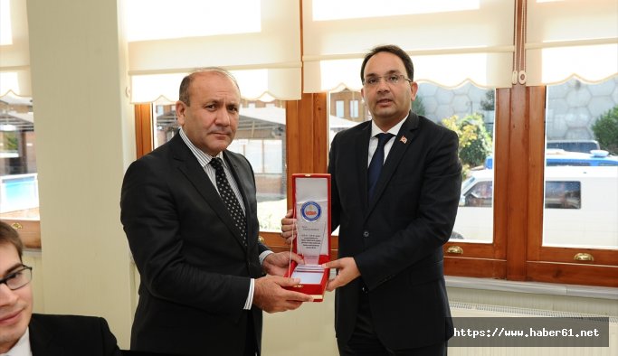 Beşikdüzü Emniyet Müdürü'ne veda yemeği