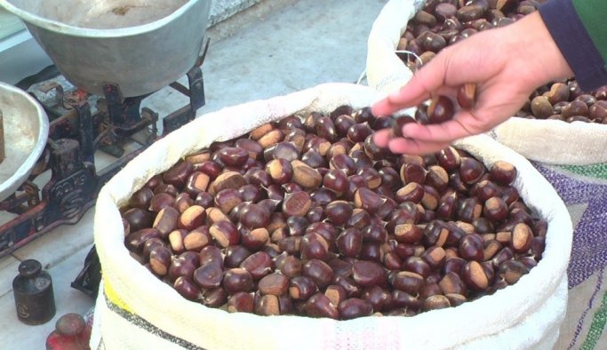 Kışın gözdesi kestane pazara indi