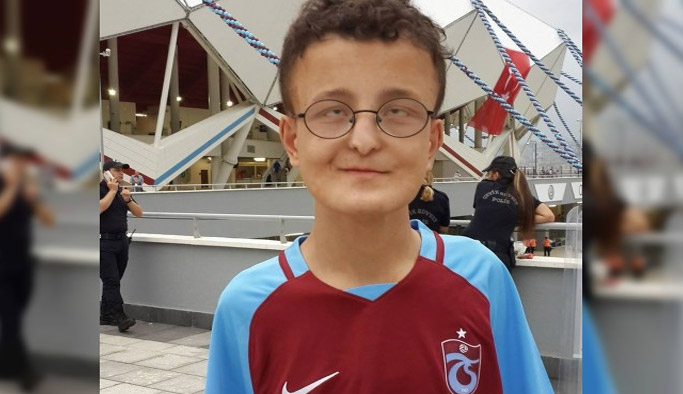 Trabzonsporlu genç halı saha kurbanı!