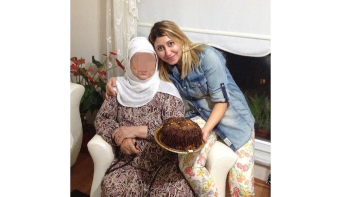 Eski eşini öldürmek için 7 saat kapıda bekledi!