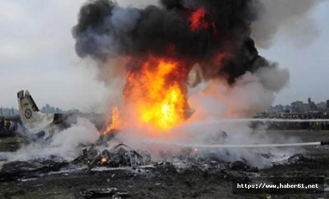 İspanya'da askeri uçak düştü