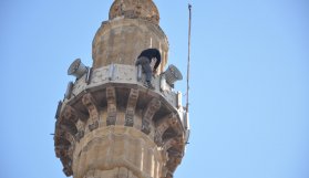 Cami minaresinden intihar etmek istedi
