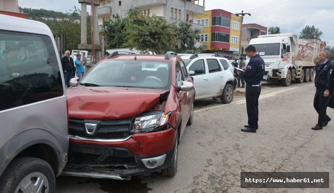Zincirleme trafik kazası : 6 yaralı