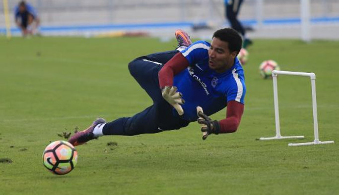 Esteban yeniden kulübeye