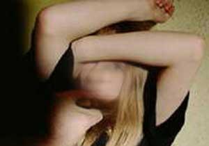 Halamın Kızı Oynaktır