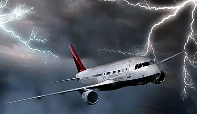 Trabzon'da hava ulaşımına yağış engeli