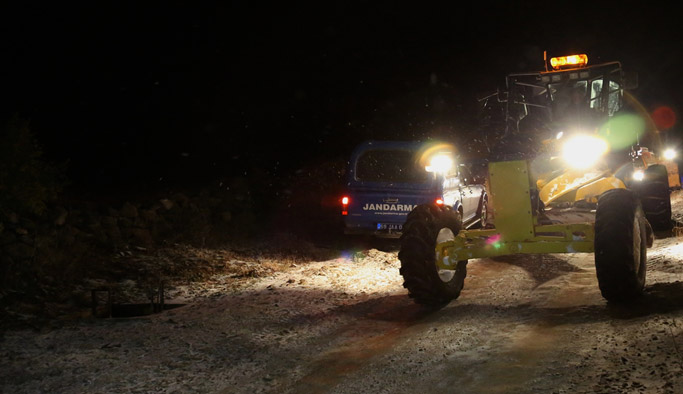 Trabzon'dan yola çıktılar Bayburt'a giderken mahsur kaldılar!