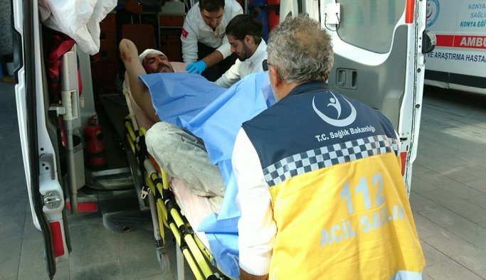 Laf atma kavgası kanlı bitti: 2 yaralı