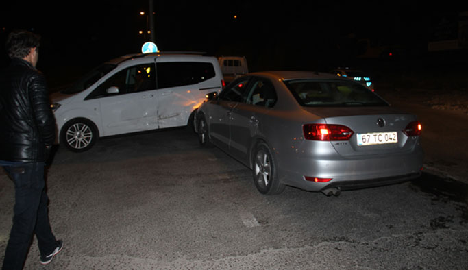 Alkollü sürücü polis aracına çarptı: 2’si polis 5 yaralı