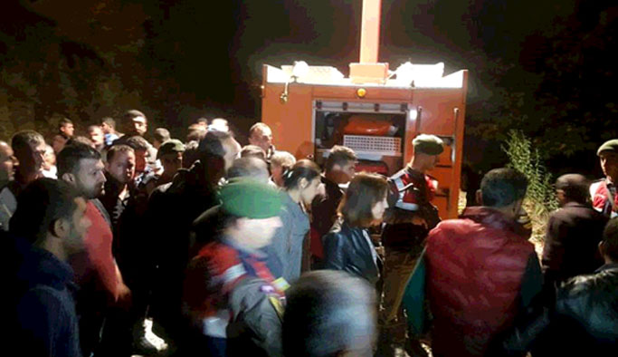 İşçileri taşıyan araç uçuruma yuvarlandı: 3 ölü