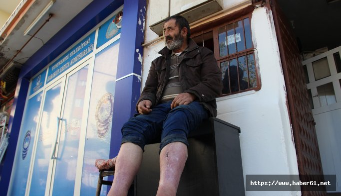 Gidecek yeri olmayan adam tuvalette yatıyor