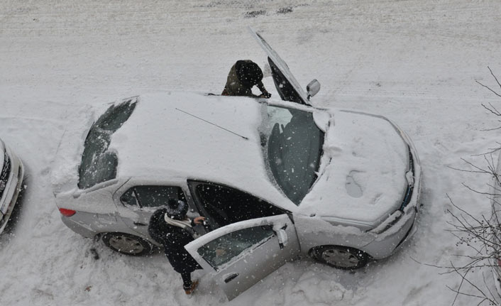 76 köy yolu ulaşıma kapandı!