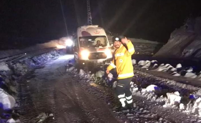 Hastaya giderken mahsur kaldı!