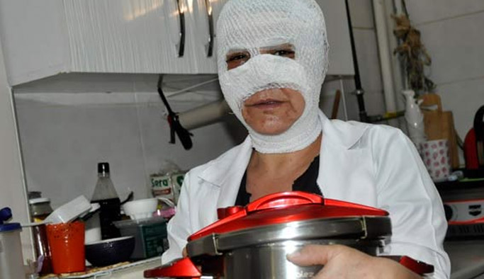 Düdüklü tencere bomba gibi patladı