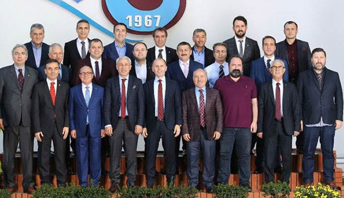 Trabzonspor'da kimler istifa etti, kimler kaldı?