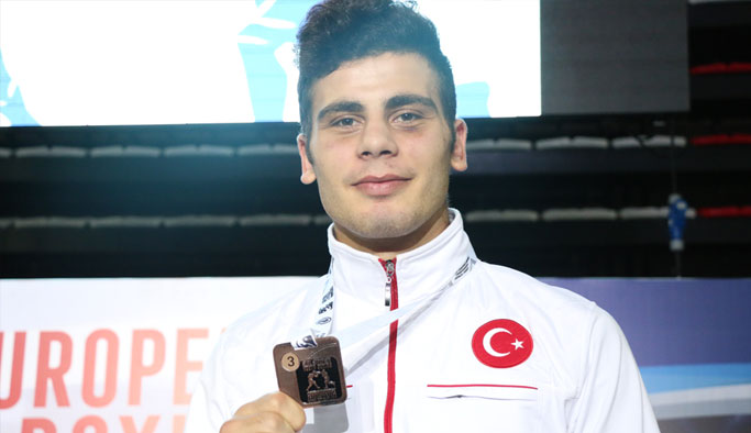 Trabzonlu boksör gözünü olimpiyatlara dikti