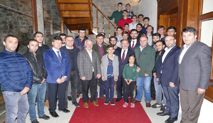 Başkan Gümrükçüoğlu öğrencilerle buluştu