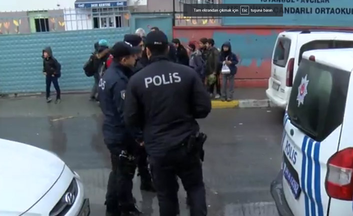 Sınıf arkadaşını bıçakladı!