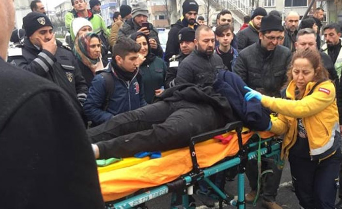 Yolun karşısına geçmek isterken canından oluyordu!