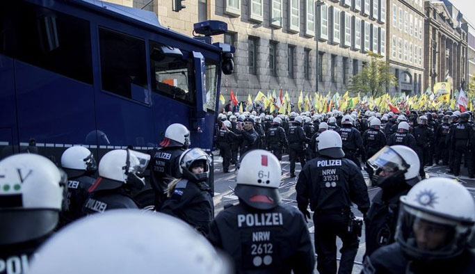 Almanya'da terör örgütü PKK polisle çatıştı