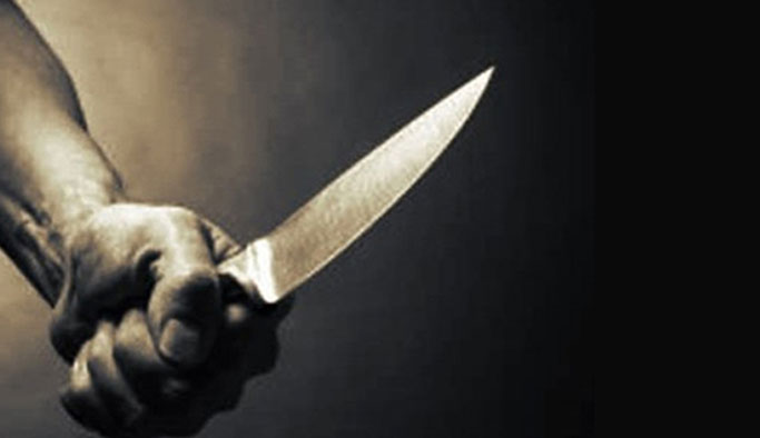 Eşini bıçaklamak isterken babasını öldürdü
