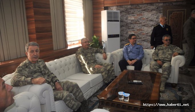 Orgeneral Akar, Yüksekova'da