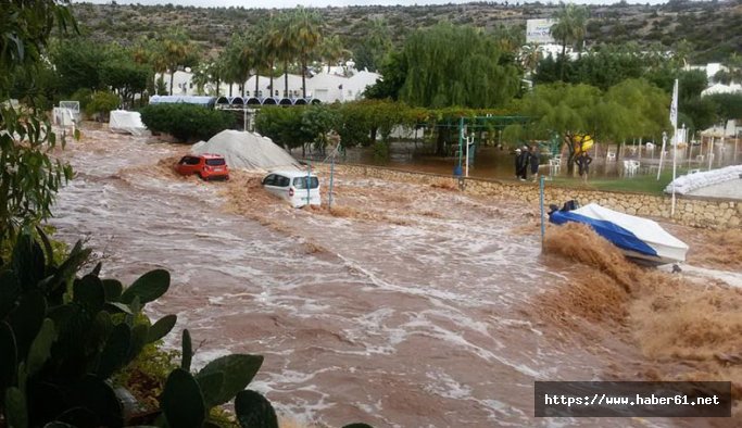 Mersin'de sel faciası