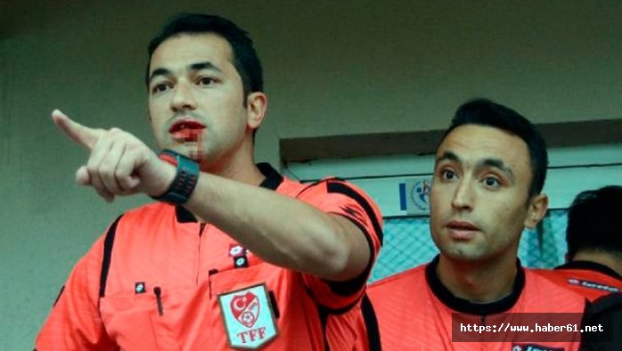 Kırmızı kartı gösteren hakeme kafa attı