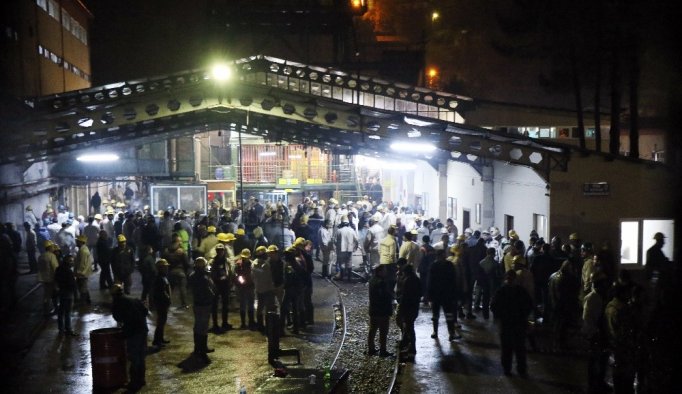 Madencilerin eylemi 12 saate ulaştı