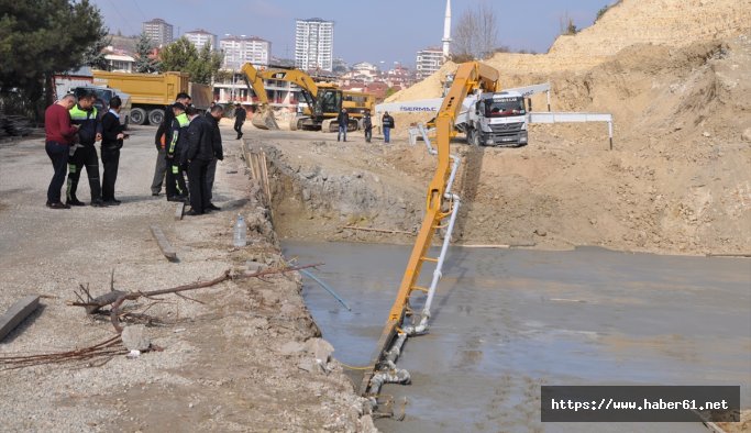 Kopan beton pompası işçiyi öldürdü