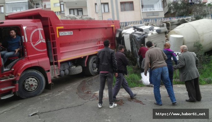 Trabzon'da kaza! Beton mikseri devrildi!