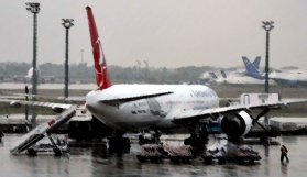 Kuş sürüsü alarmı: 3 uçak pas geçti